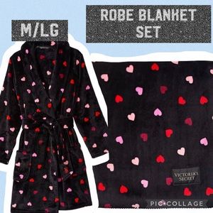 Vs Sherpa blanket cozy short robe black hearts m lg